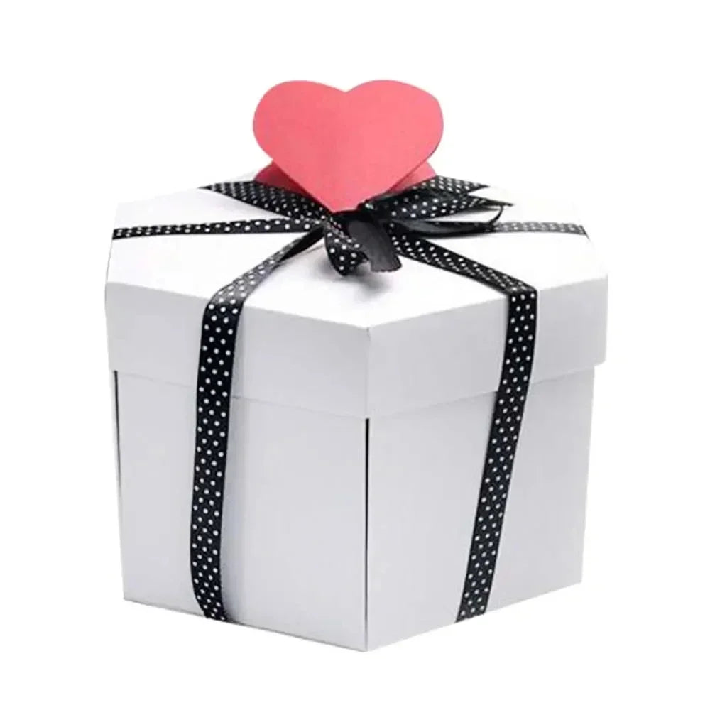 Coffret photo hexagonal – Une surprise pleine de souvenirs